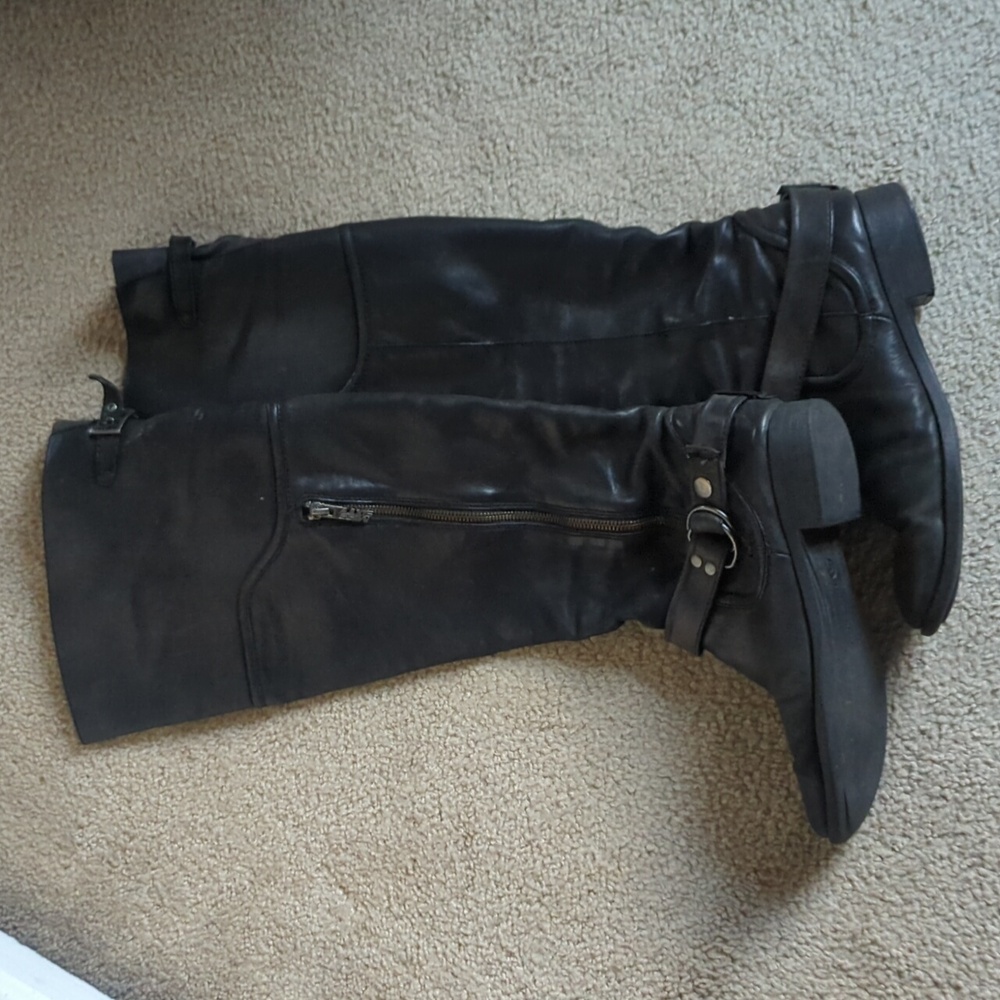 Women's knee-high boots
